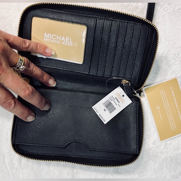 Michael Kors Leather Wallet Wristlet - Picture 4 of 9